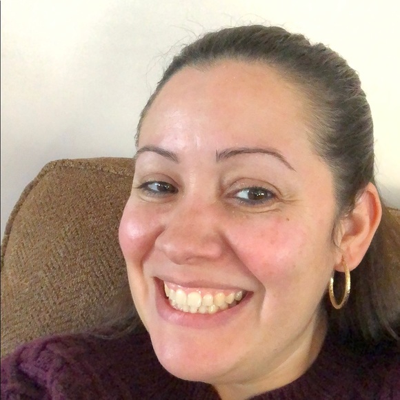 Meet your Posher, Stephanie - Picture 1 of 1